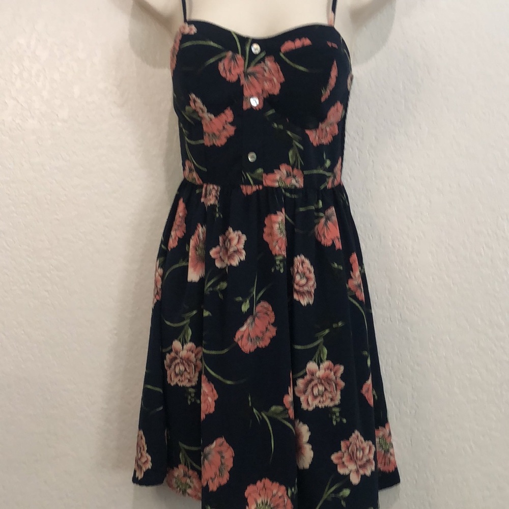 Bailey Blue - Picture 2 of 5